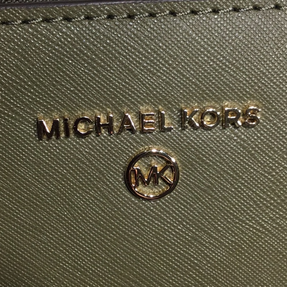 Michael Kors Green Leather MARILYN  Tote with Signature Charm NWT - Picture 7 of 11